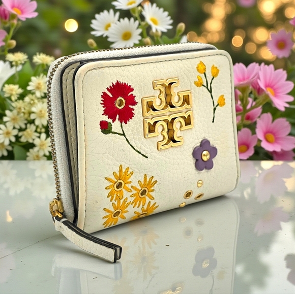 Tory Burch Britten Floral Embroidered Wallet Ivory Boho Pebbled Leather - Picture 17 of 17